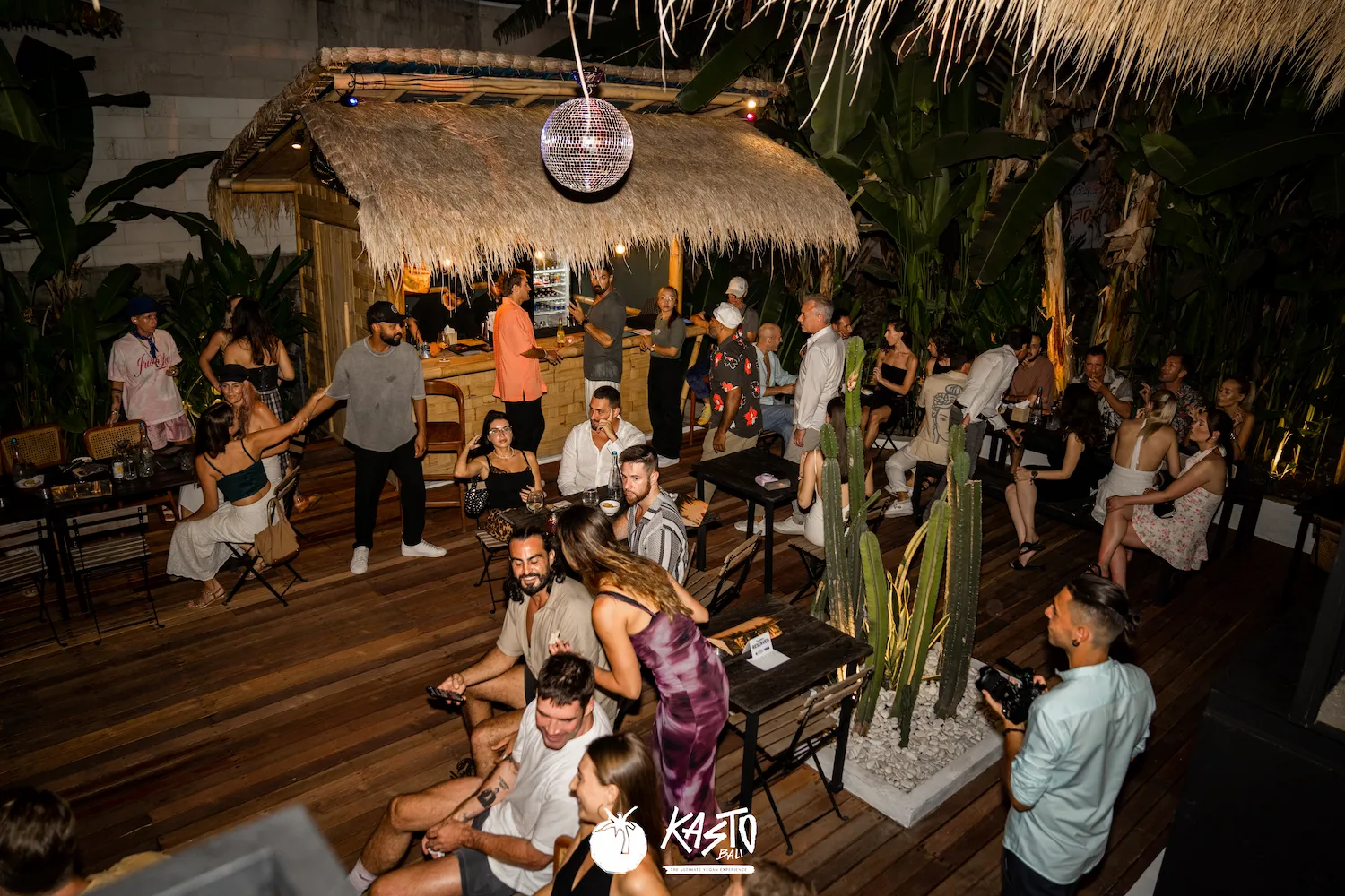 image: partygoers at Kasto